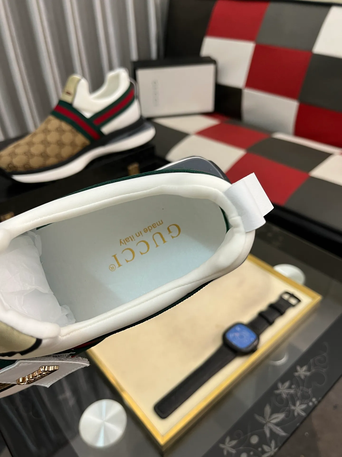 Men's shoes 💰458⌚️⌚️Gucci •Gucci original quality.~ Unique modern style sneakers. 🏃A must-have casual shoe for trendy men😍😍 Original brand imported from Italy, imported original leather, sheep lining (refuses to discolor and grind feet) Sole: Original sole provided by the original factory, French lazy style design ⚠️Fit to the feet, original quality attached, super comfortable original sole, code number: 38-443️⃣colors available